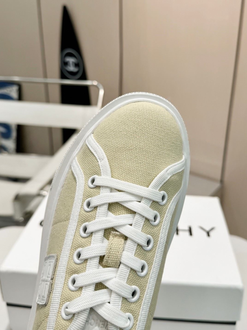 Givenchy Sneakers